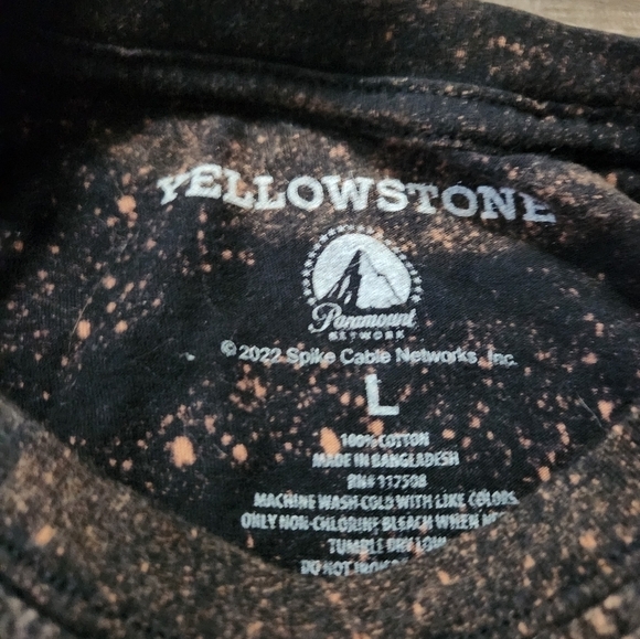 YELLOWSTONE Dutton Ranch Distressed Custom Graphic Tee Size Large New - Picture 4 of 4